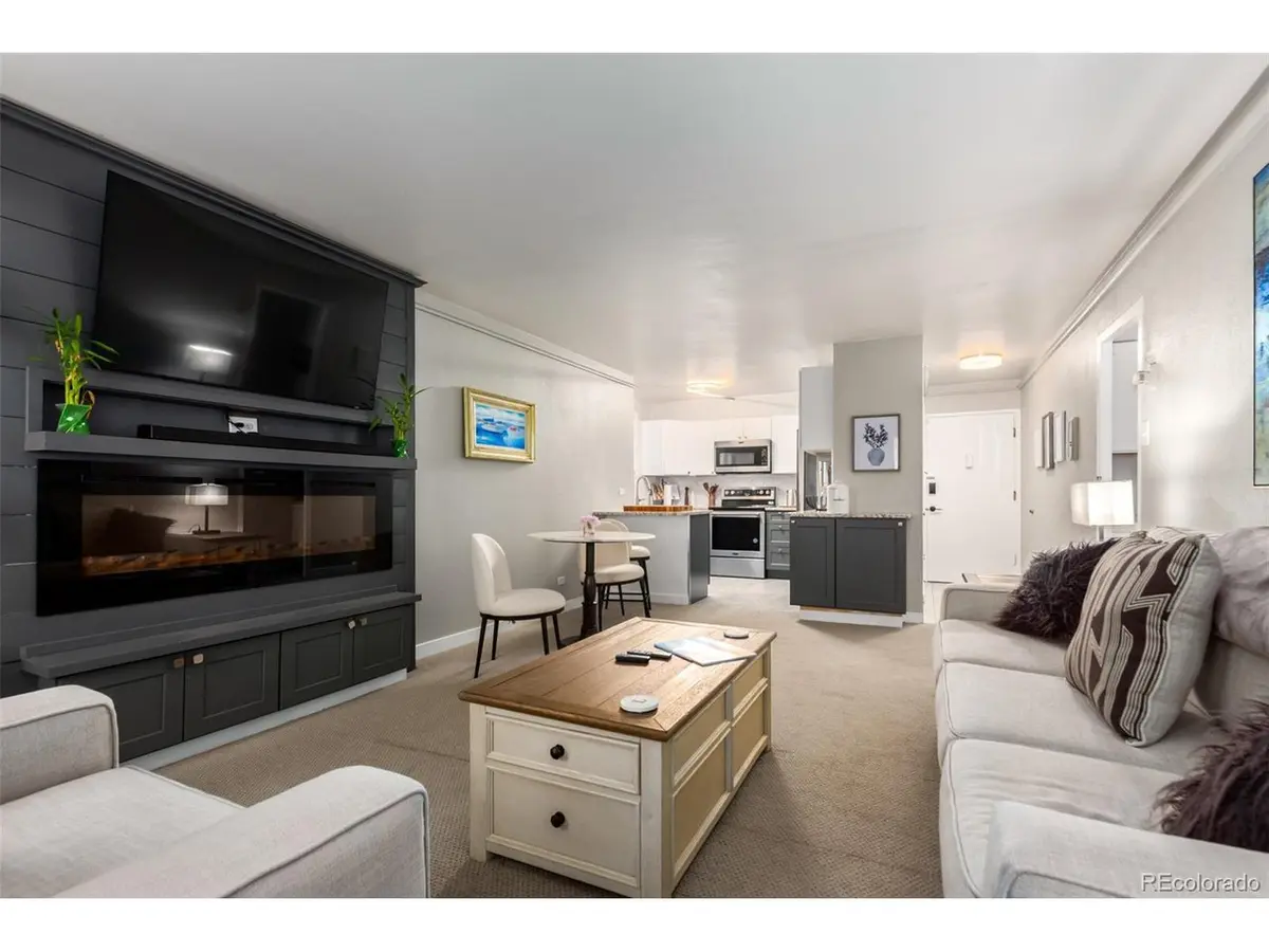 888 N Logan #2F, Denver, CO 80203