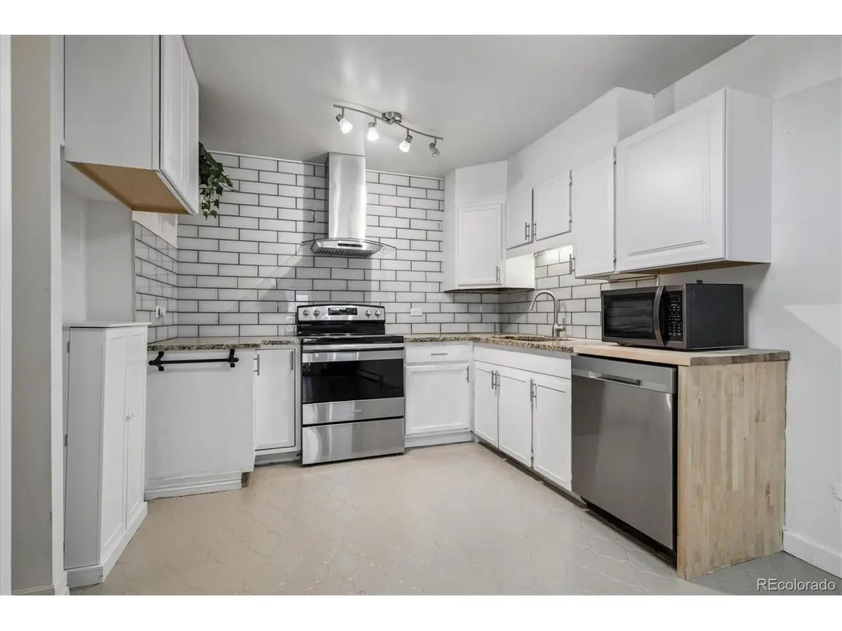705 S Alton #6B, Denver, CO 80247