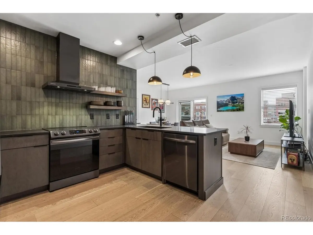 1950 N Logan #411, Denver, CO 80203