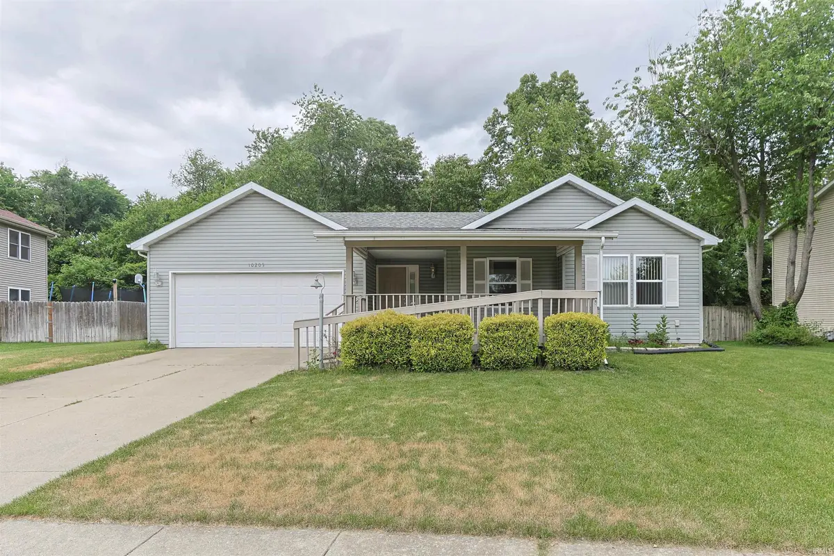 10205 Rosewood CT, Osceola, IN 46561