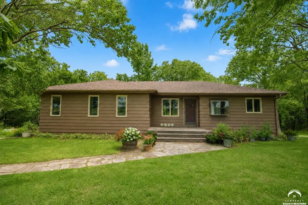 566 E 1000 RD, Baldwin City, KS 66006