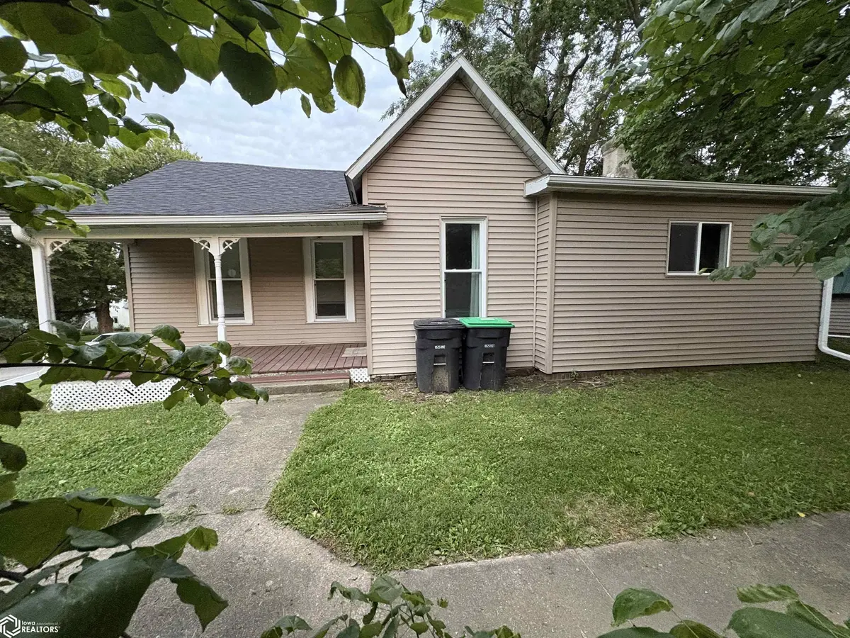 606 Broad ST, Keosauqua, IA 52565