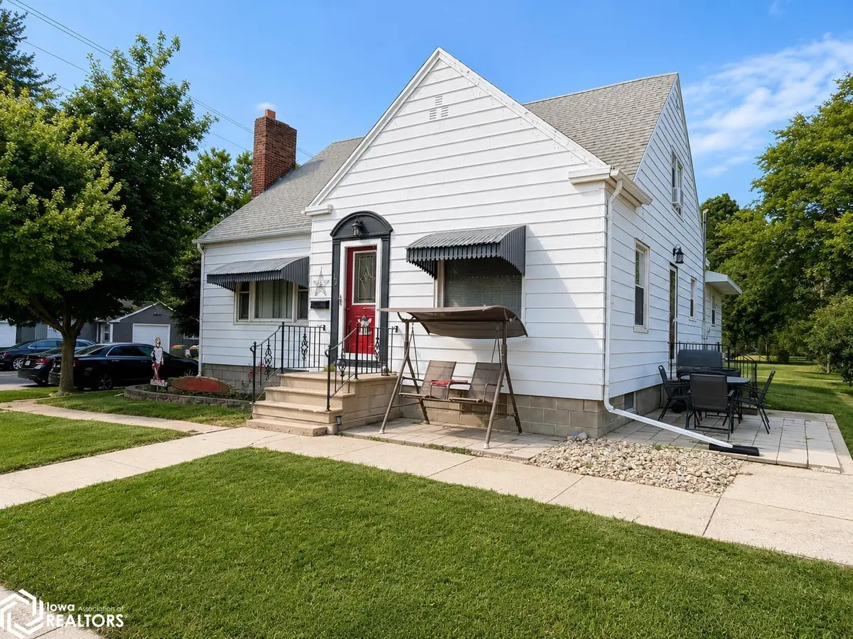 126 W 2nd Street, Kanawha, IA 50447