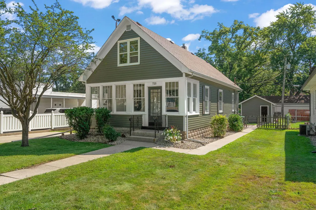 723 Lincoln ST, Hobart, IN 46342