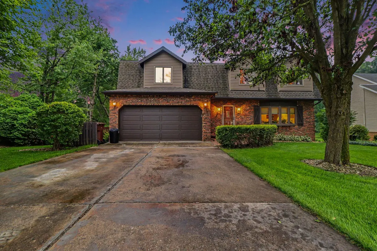 428 Pickwick PL, Valparaiso, IN 46385