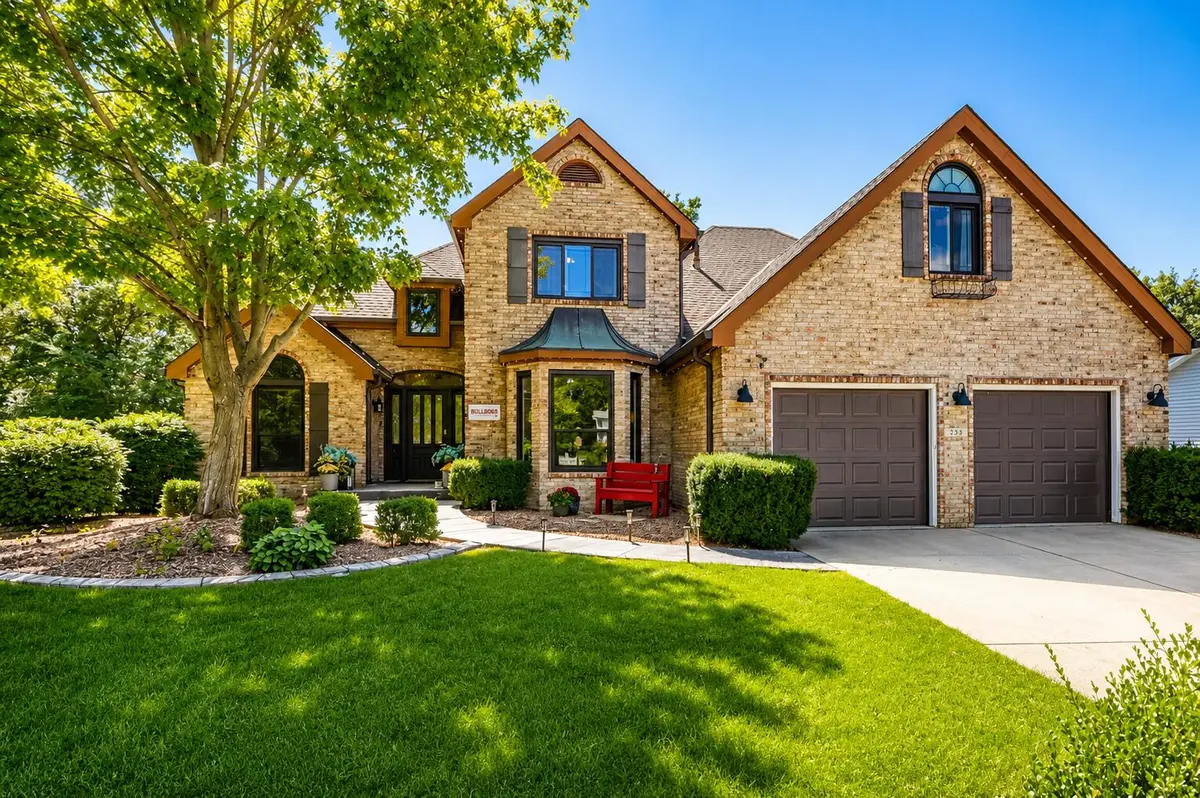 253 Fairfield DR, Crown Point, IN 46307