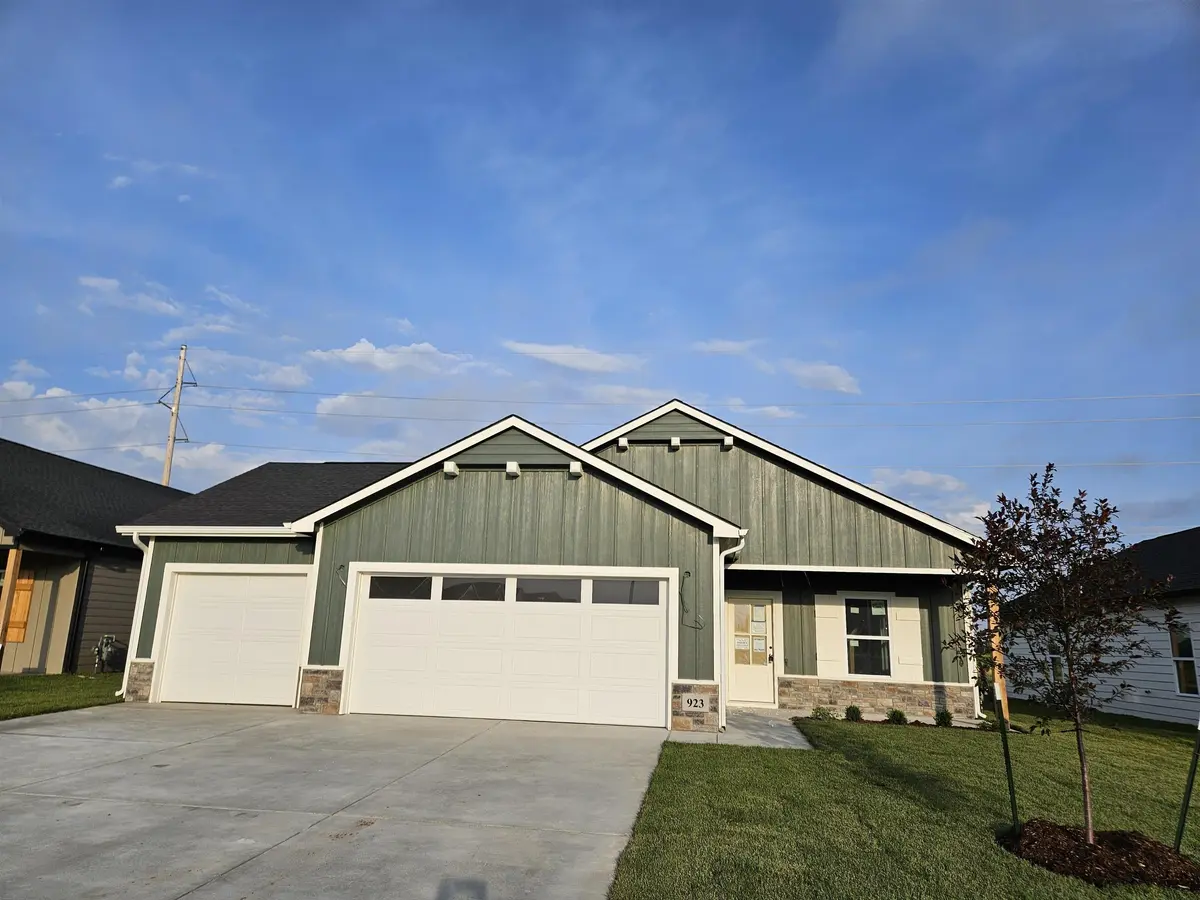 923 N Forestview St, Wichita, KS 67235