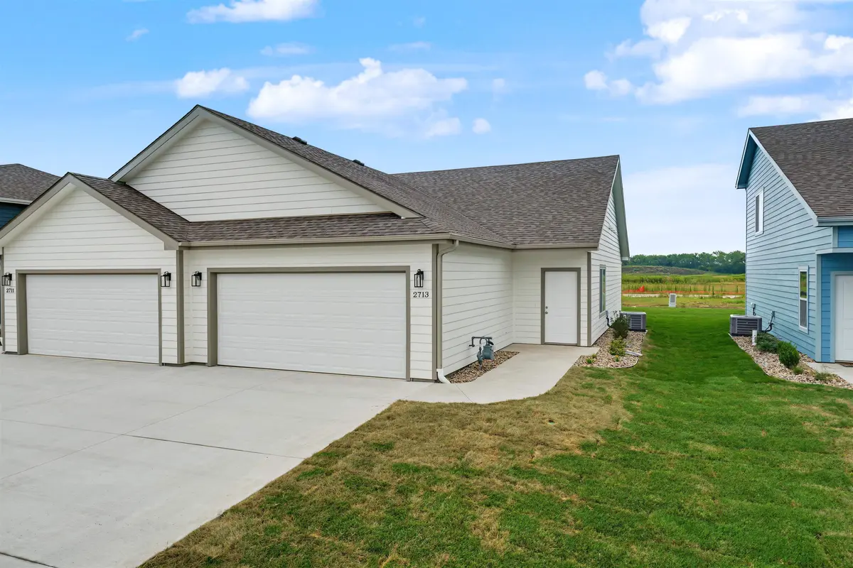 2713 Amelia Lane, Salina, KS 67401