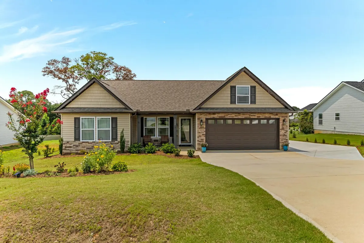 222 R C Thompson RD, Chesnee, SC 29323