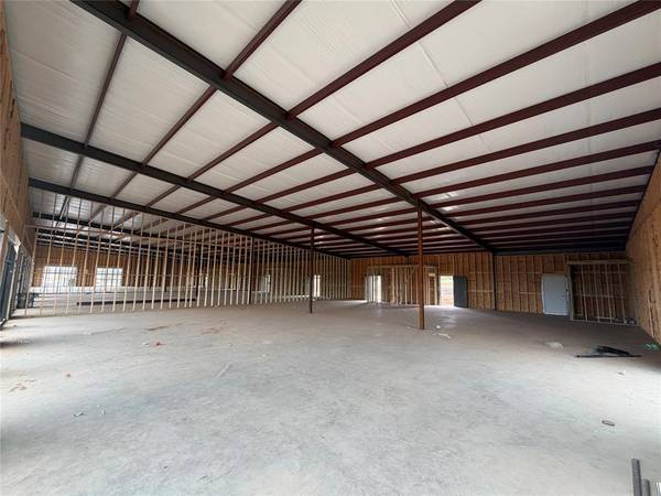1001 Building 1 Industrial Court #204, Weatherford, TX 76085
