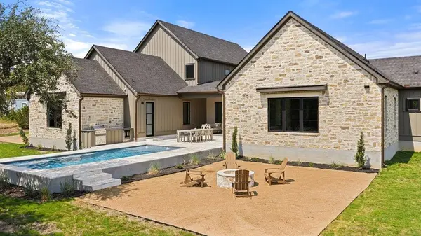 9207 Zyle RD, Austin, TX 78737