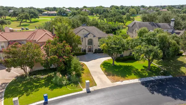 38 Tiburon DR, The Hills, TX 78738