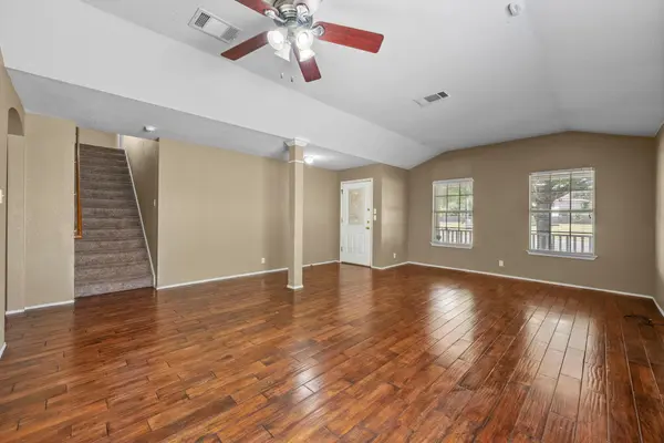 511 S Pauley DR, Hutto, TX 78634