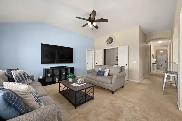 122 Holland ST, Hutto, TX 78634