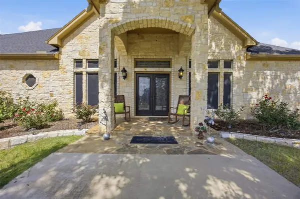 2936 FM 1704, Elgin, TX 78621