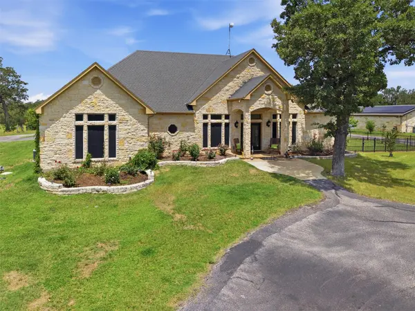 2936 FM 1704, Elgin, TX 78621