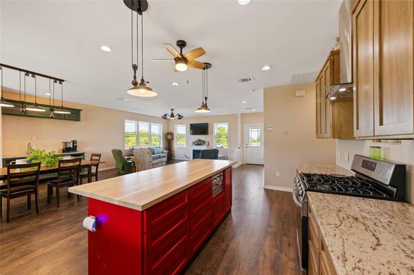 459 E Ridge LN, Niederwald, TX 78640