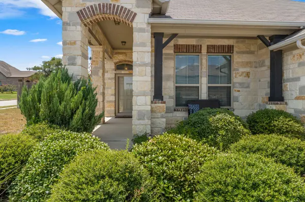 1924 Goldilocks LN, Austin, TX 78652