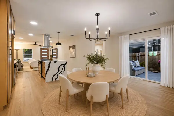 2406 Santa Maria ST, Austin, TX 78702