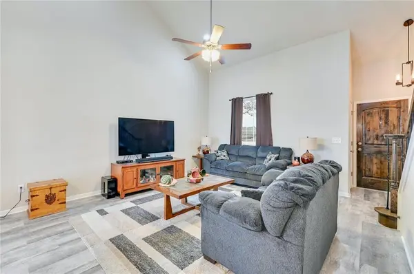 400 Lewisville LN, Leander, TX 78641