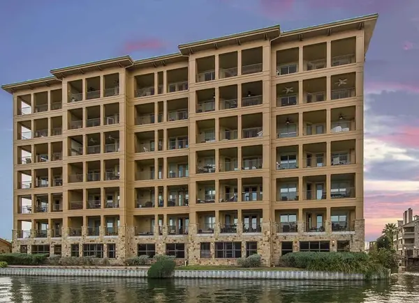 1001 The Cape #44, Horseshoe Bay, TX 78657