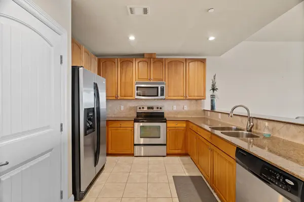 1001 The Cape #44, Horseshoe Bay, TX 78657