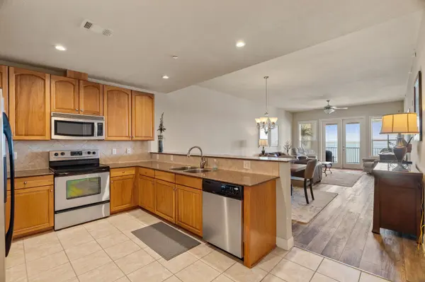 1001 The Cape #44, Horseshoe Bay, TX 78657