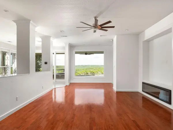 7319 Yaupon DR, Austin, TX 78759