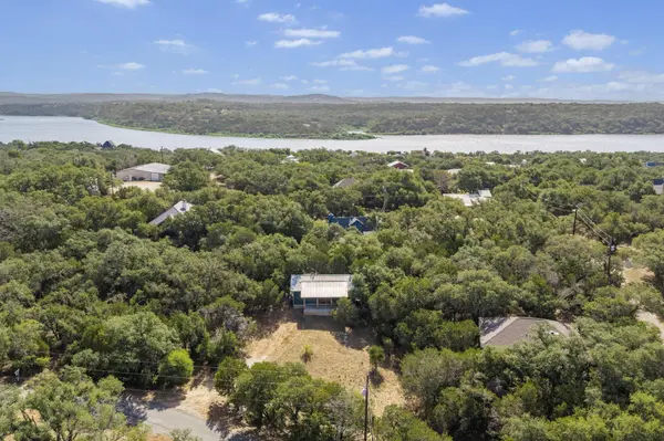 407 Breezing LN, Spicewood, TX 78669