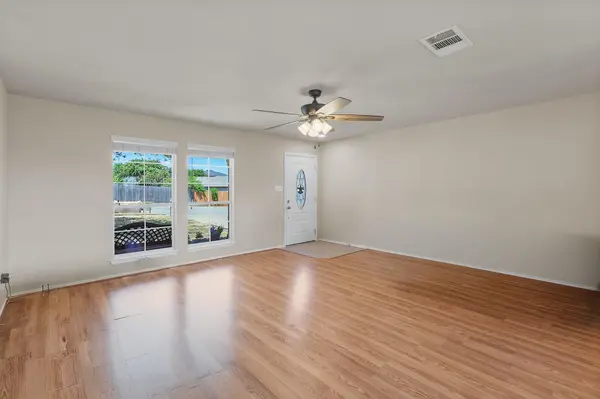 206 Killian LOOP, Hutto, TX 78634