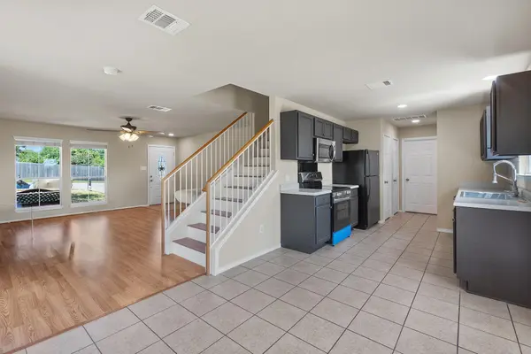 206 Killian LOOP, Hutto, TX 78634