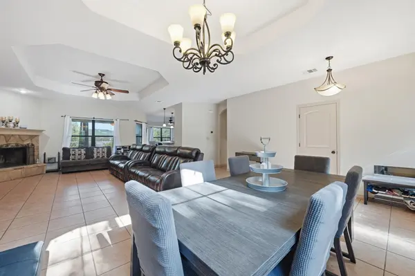 104 Cowal DR N, Spicewood, TX 78669