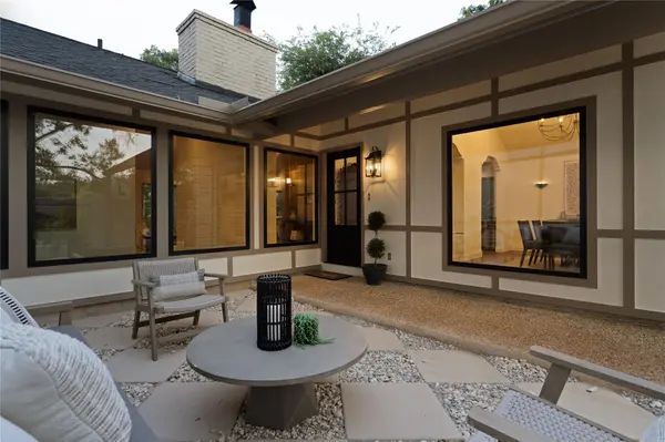 2404 Comburg Castle WAY, Austin, TX 78748