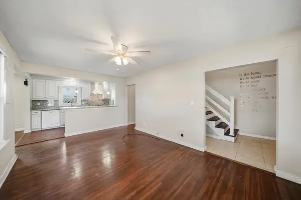 127 N Amthor ST, Bellville, TX 77418