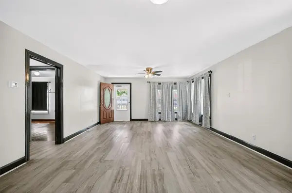 204 Taylor ST, Hutto, TX 78634