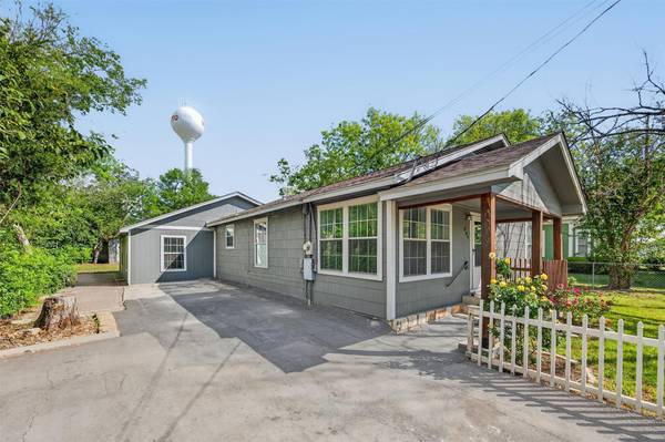 204 Taylor ST, Hutto, TX 78634