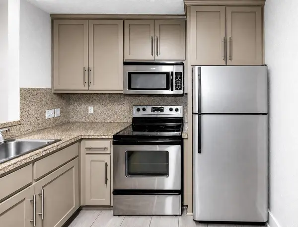 1302 Danbury SQ #A, Austin, TX 78723
