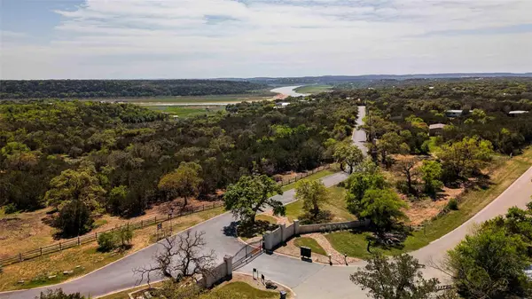 551 Lake View DR, Spicewood, TX 78669