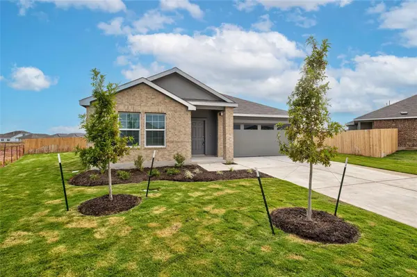 416 Escondido CIR, San Marcos, TX 78666