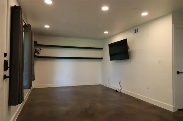2200 Dickson DR #124, Austin, TX 78704