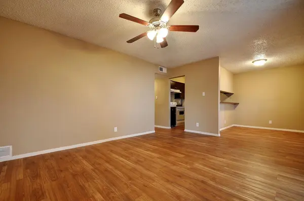 2414 Ventura DR #106, Austin, TX 78741