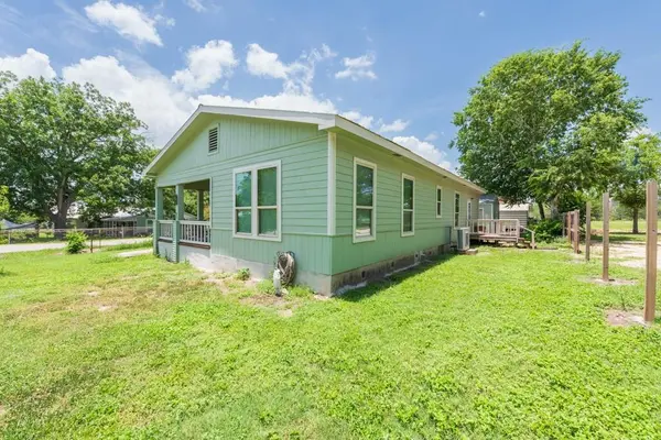 7 River ST, Prairie Lea, TX 78661