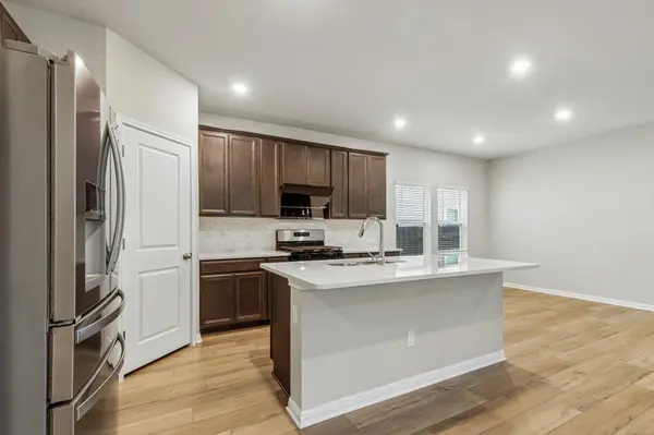 111 Magnolia Ranch LN, Hutto, TX 78634