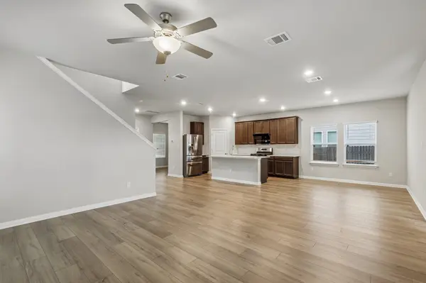 111 Magnolia Ranch LN, Hutto, TX 78634