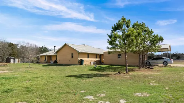 1102 Fairview DR, Rockdale, TX 76567