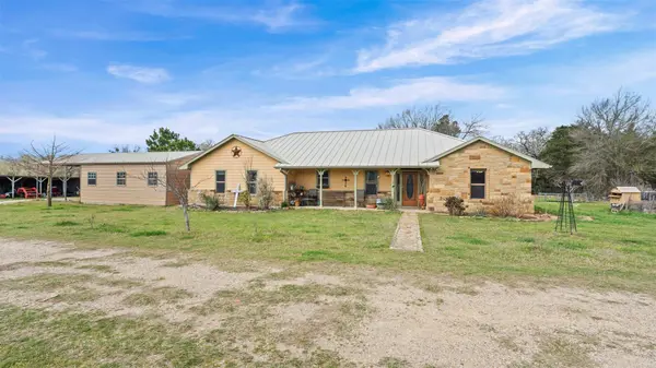 1102 Fairview DR, Rockdale, TX 76567