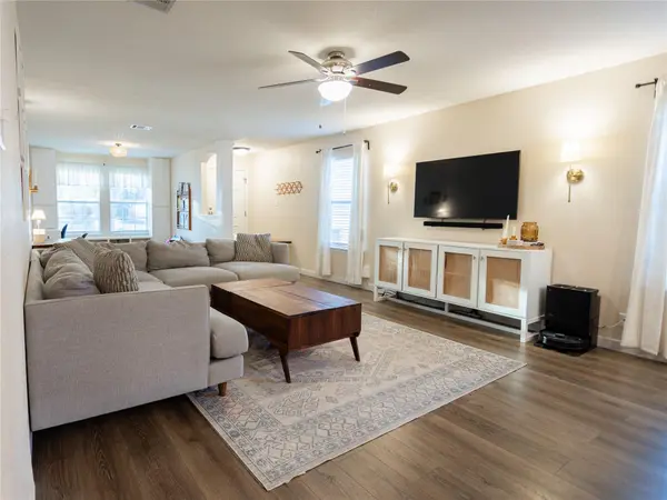604 S Pauley DR, Hutto, TX 78634