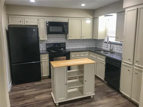 10511 Robinwood CIR, Austin, TX 78758