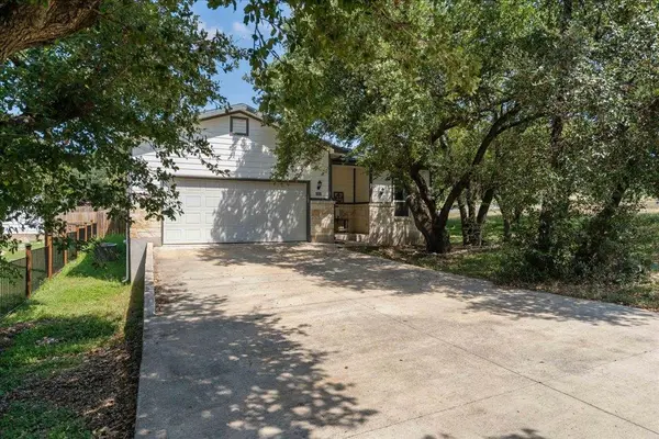 306 Songwood DR, Spicewood, TX 78669