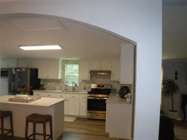 191 Hickory LN, Elgin, TX 78621